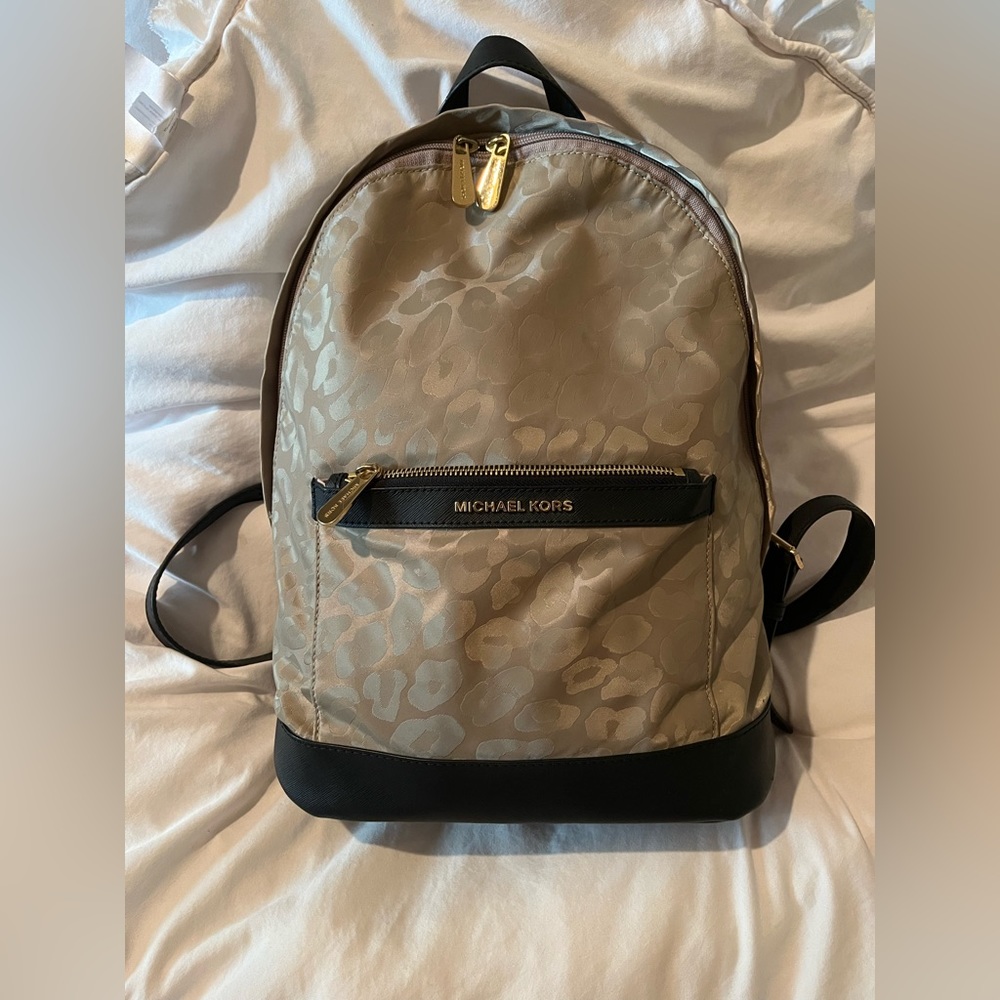 Micheal kors backpack